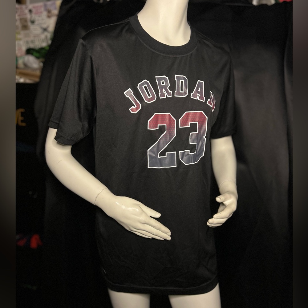 Jordan Black and Red 23 Graphic Tee - Picture 2 of 8